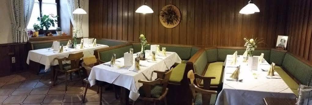 Gasthof - Restaurant Loecker Радштадт Экстерьер фото